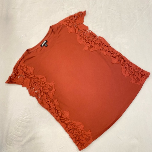 Express Lace Cap Sleeve Top - Picture 4 of 10